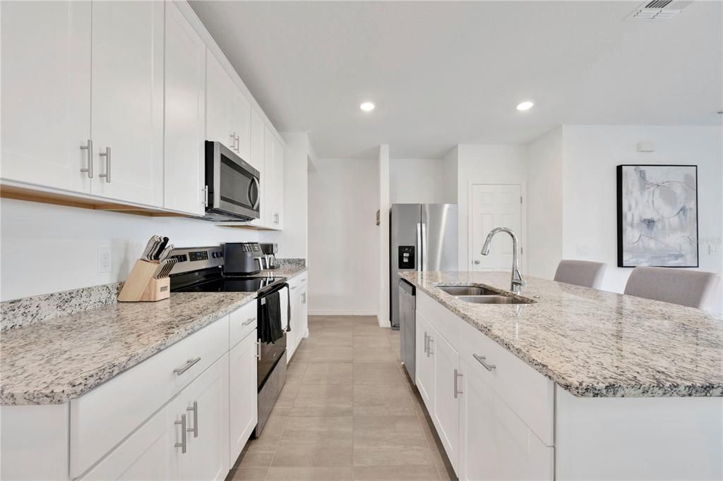 For Rent: $2,150 (4 beds, 2 baths, 1607 Square Feet)