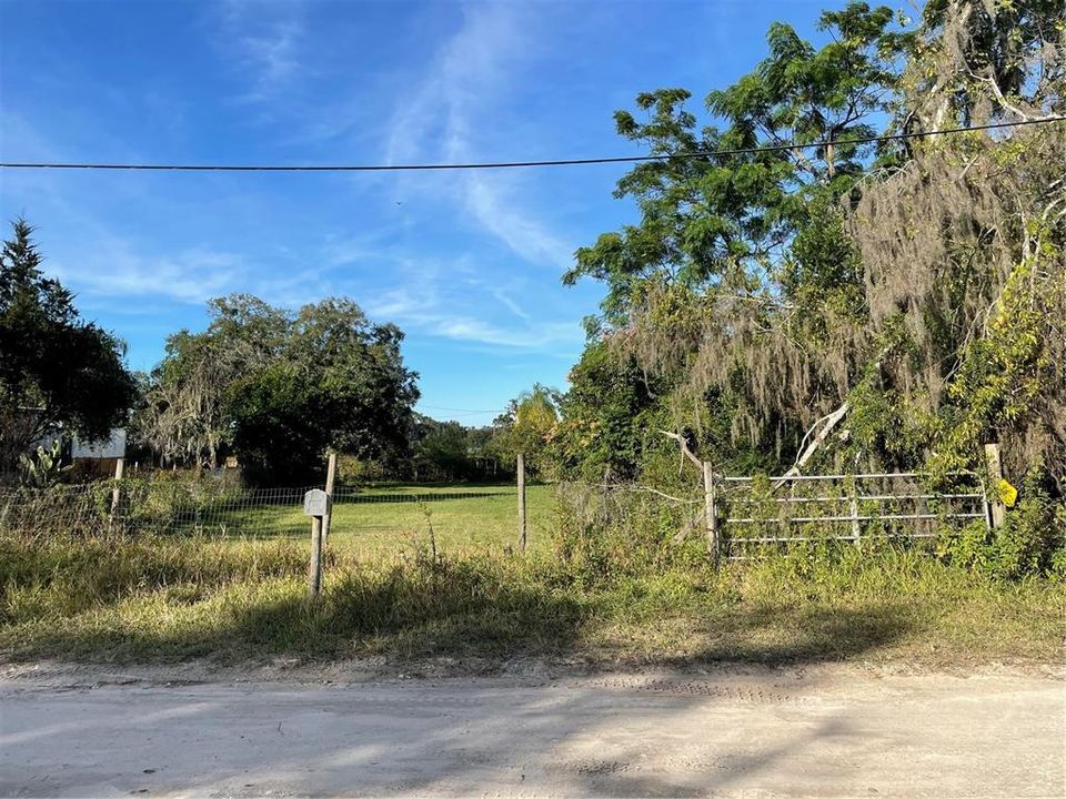 En Venta: $50,000 (0.23 acres)