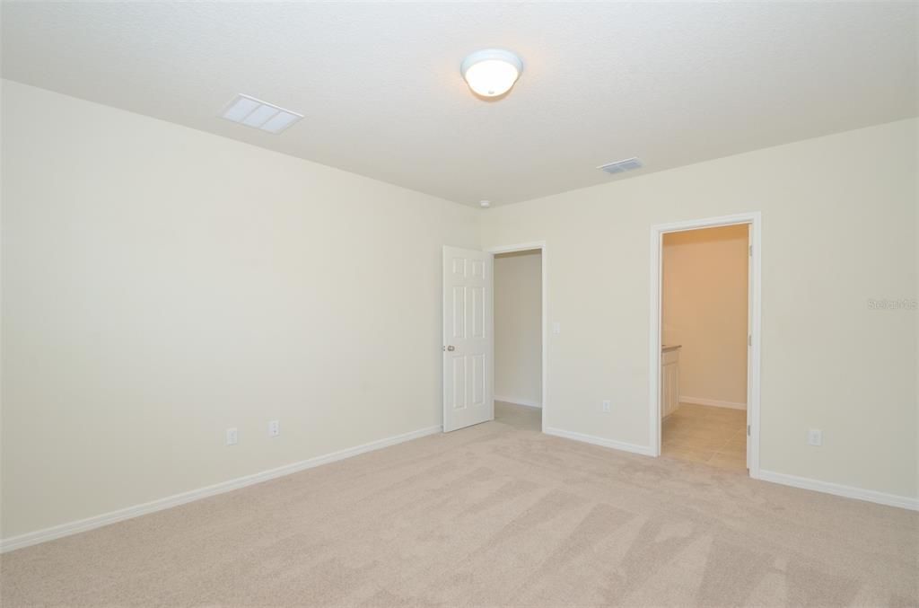 В аренду: $2,150 (4 спален, 2 ванн, 1865 Квадратных фут)