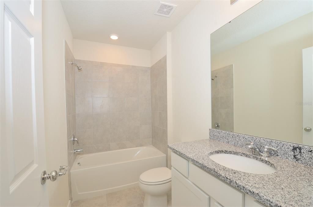 В аренду: $2,150 (4 спален, 2 ванн, 1865 Квадратных фут)