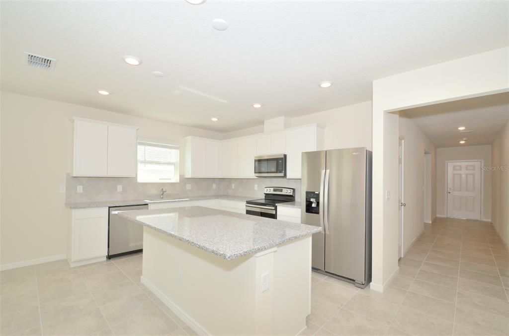 В аренду: $2,150 (4 спален, 2 ванн, 1865 Квадратных фут)