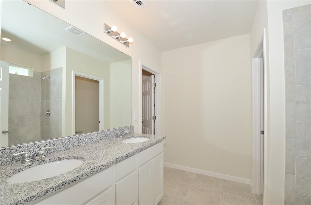 В аренду: $2,150 (4 спален, 2 ванн, 1865 Квадратных фут)