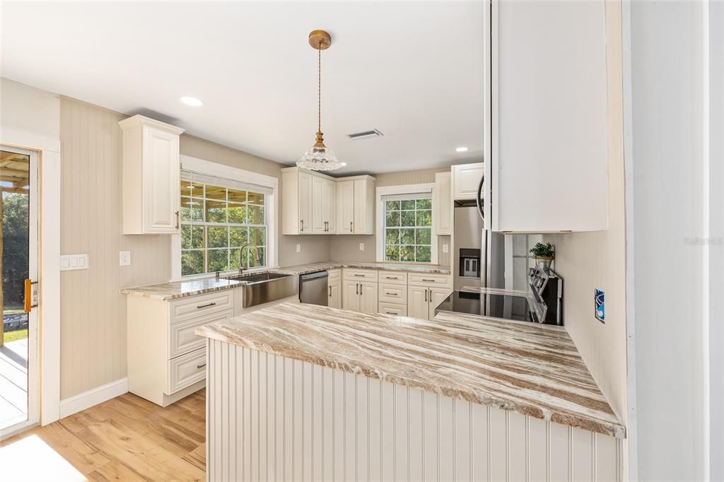 待售: $285,000 (2 贝兹, 2 浴室, 1284 平方英尺)