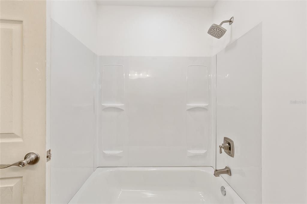 待售: $285,000 (2 贝兹, 2 浴室, 1284 平方英尺)