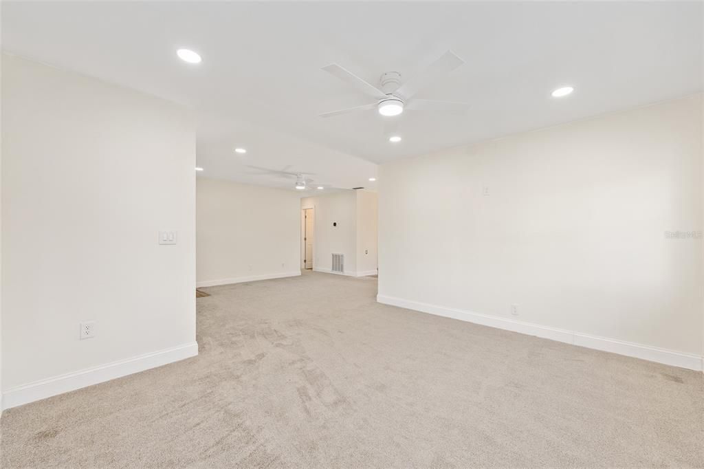 待售: $285,000 (2 贝兹, 2 浴室, 1284 平方英尺)