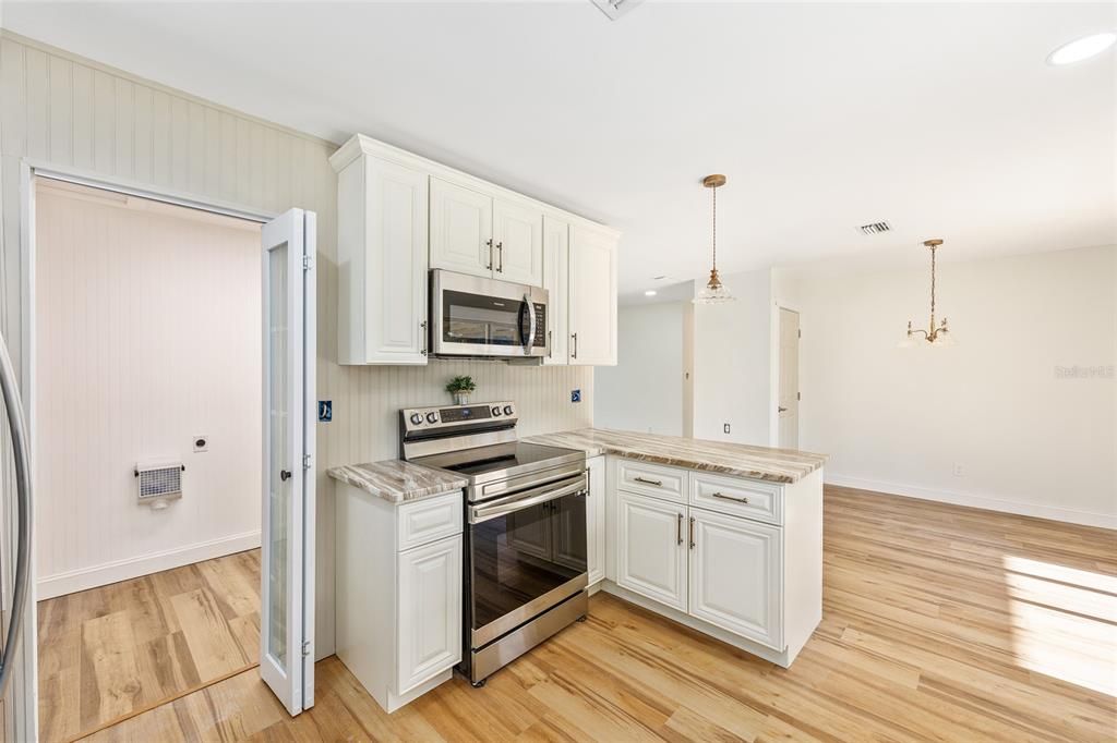 待售: $285,000 (2 贝兹, 2 浴室, 1284 平方英尺)