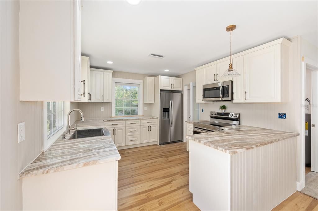 待售: $285,000 (2 贝兹, 2 浴室, 1284 平方英尺)