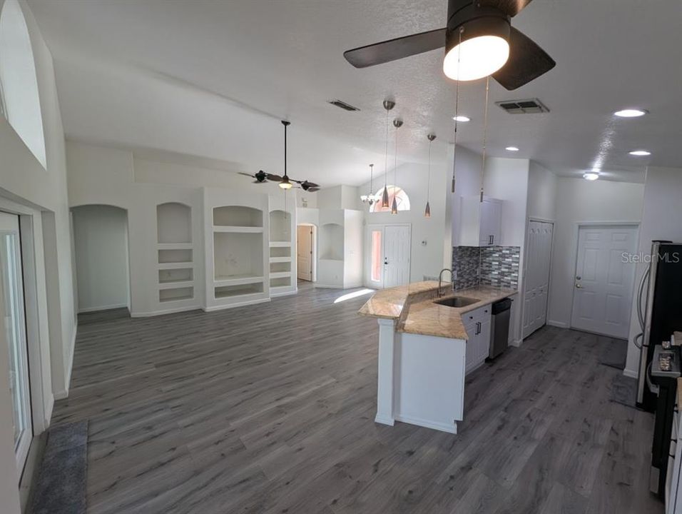 For Sale: $379,000 (3 beds, 2 baths, 1500 Square Feet)