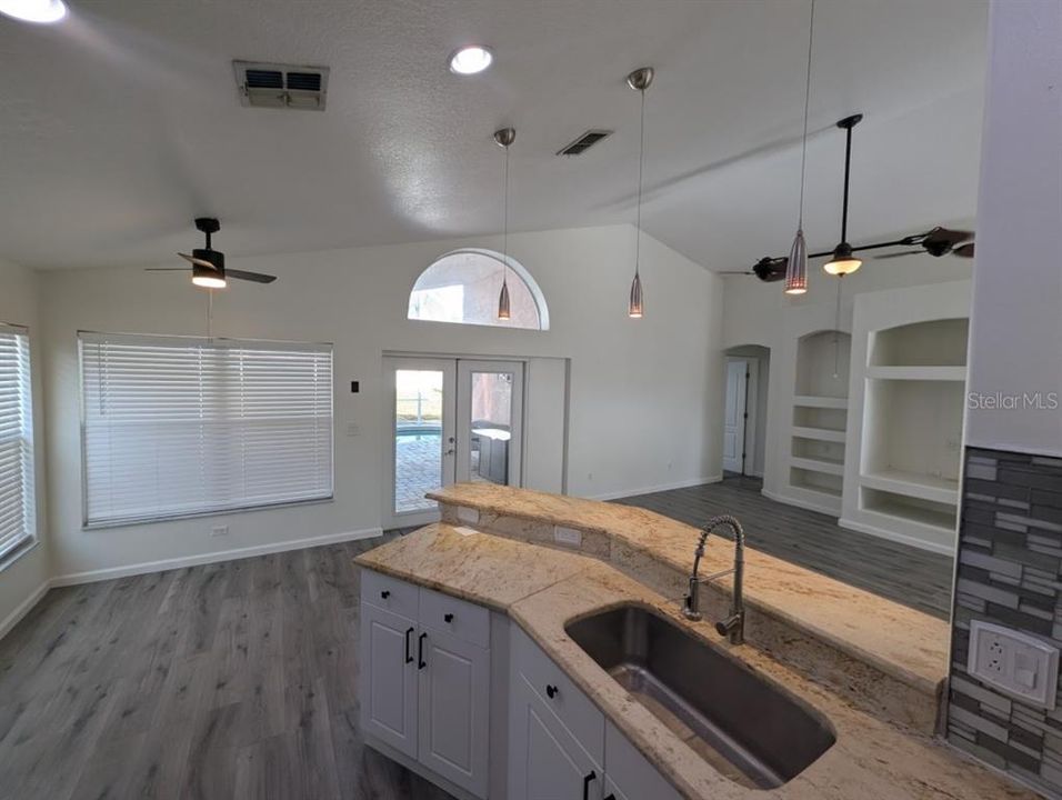 For Sale: $379,000 (3 beds, 2 baths, 1500 Square Feet)