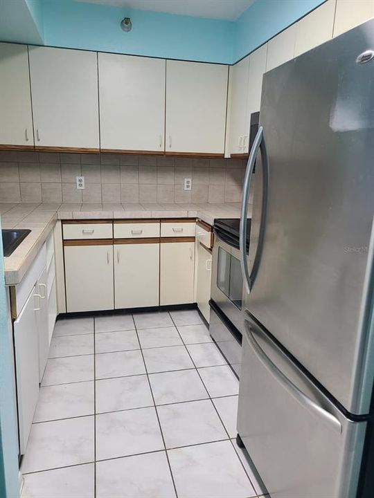 待售: $135,000 (1 贝兹, 1 浴室, 675 平方英尺)