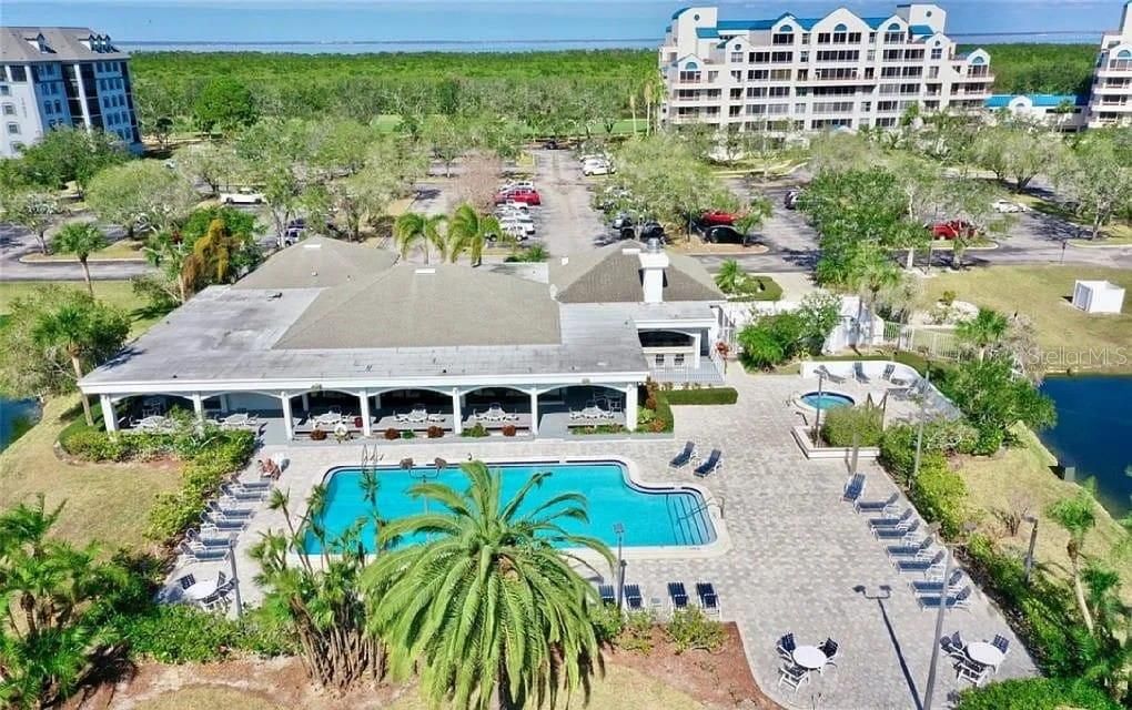 待售: $135,000 (1 贝兹, 1 浴室, 675 平方英尺)