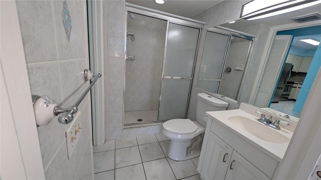 待售: $135,000 (1 贝兹, 1 浴室, 675 平方英尺)