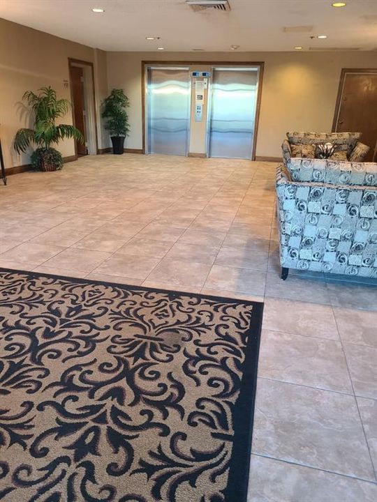 待售: $135,000 (1 贝兹, 1 浴室, 675 平方英尺)