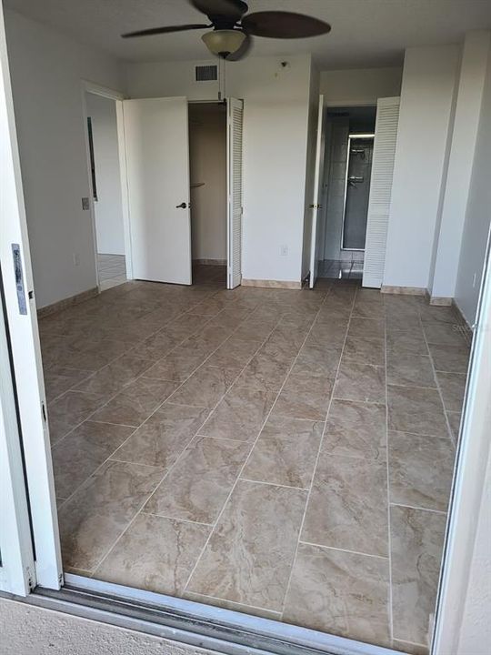 待售: $135,000 (1 贝兹, 1 浴室, 675 平方英尺)