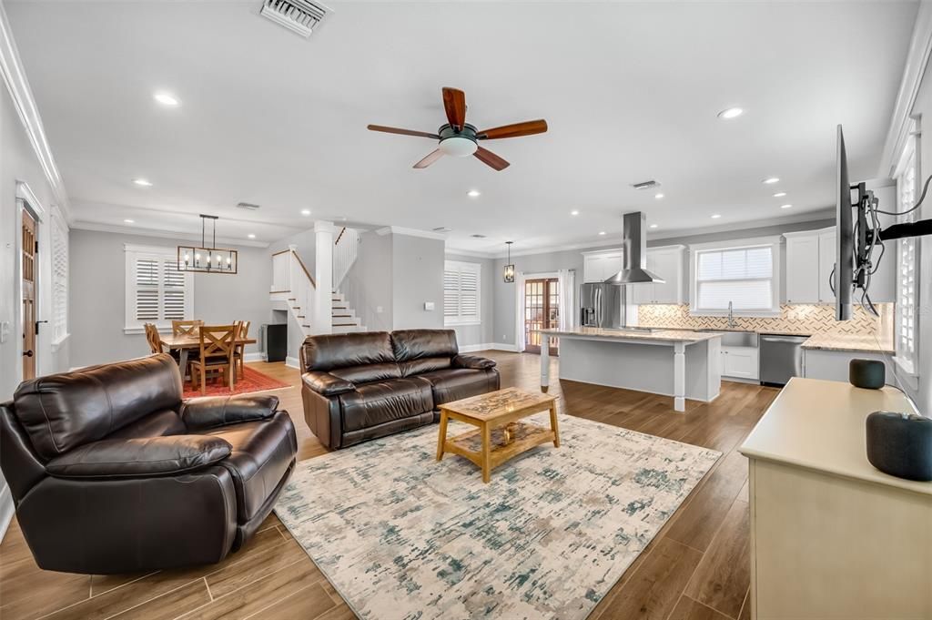 На продажу: $699,900 (3 спален, 2 ванн, 1940 Квадратных фут)