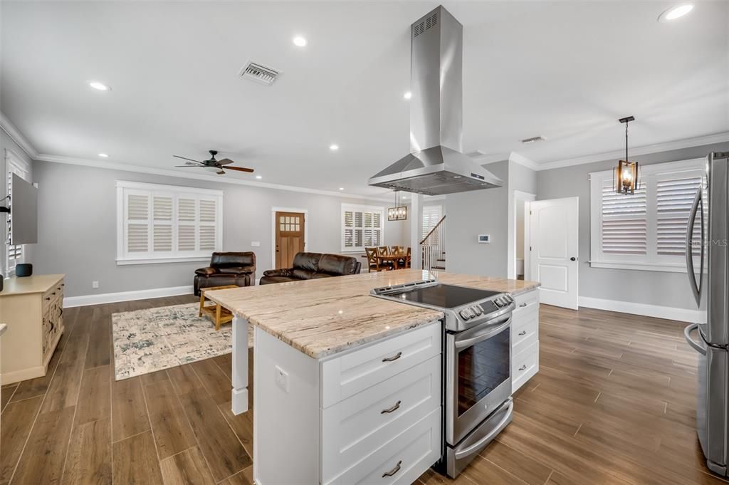 На продажу: $699,900 (3 спален, 2 ванн, 1940 Квадратных фут)