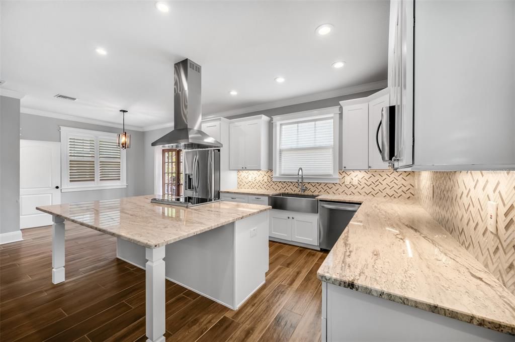 На продажу: $699,900 (3 спален, 2 ванн, 1940 Квадратных фут)