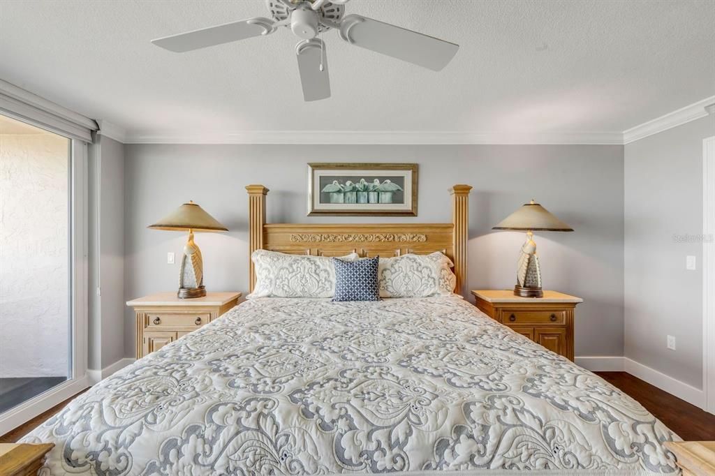 Active With Contract: $1,100,000 (2 beds, 2 baths, 1489 Square Feet)