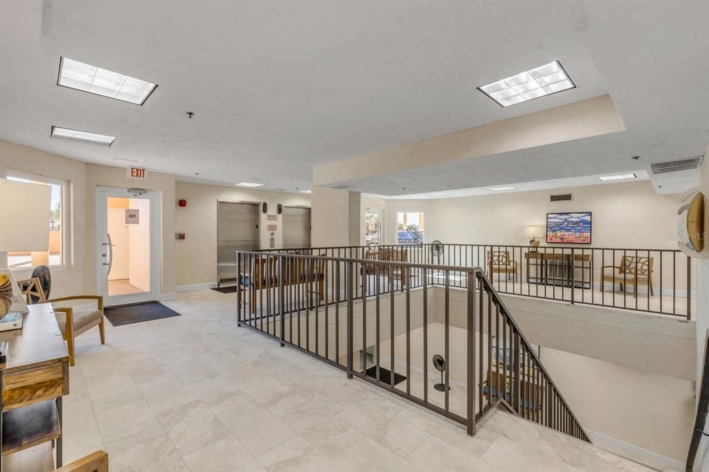 Active With Contract: $1,100,000 (2 beds, 2 baths, 1489 Square Feet)