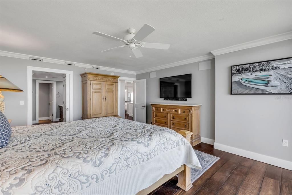 Active With Contract: $1,100,000 (2 beds, 2 baths, 1489 Square Feet)