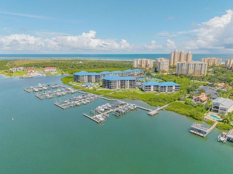 Active With Contract: $1,100,000 (2 beds, 2 baths, 1489 Square Feet)