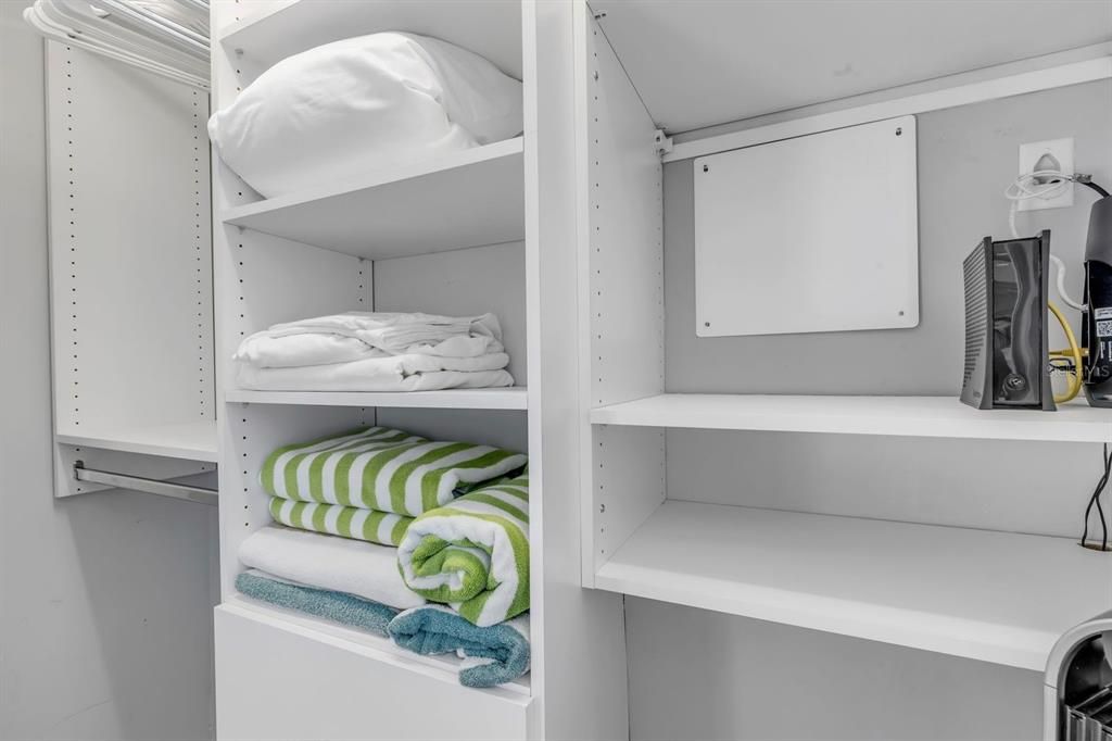 Active With Contract: $1,100,000 (2 beds, 2 baths, 1489 Square Feet)