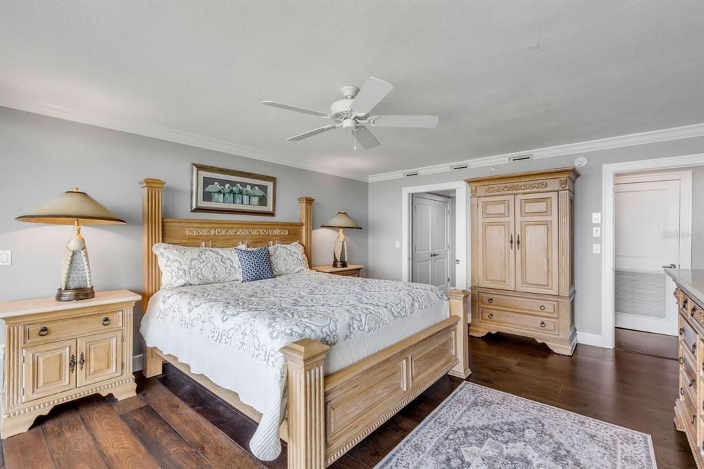 Active With Contract: $1,100,000 (2 beds, 2 baths, 1489 Square Feet)