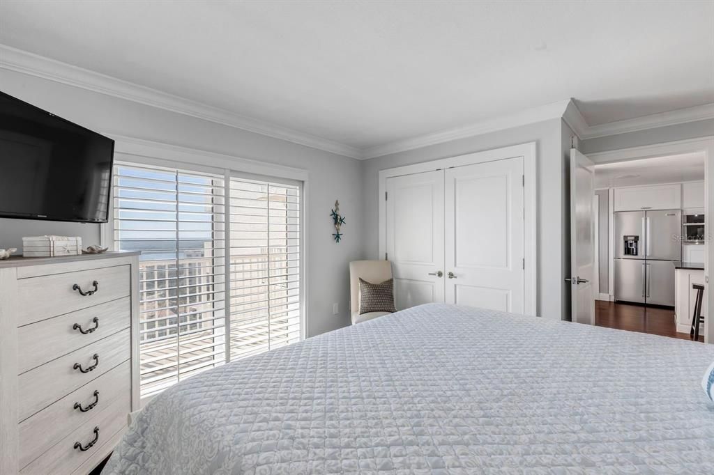 Active With Contract: $1,100,000 (2 beds, 2 baths, 1489 Square Feet)