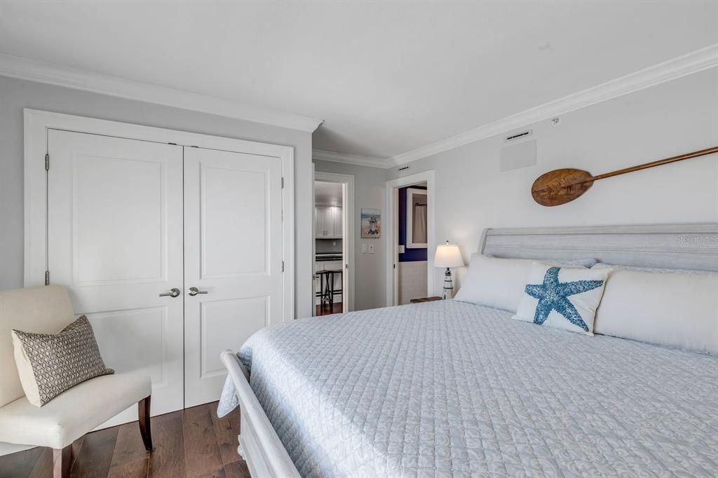 Active With Contract: $1,100,000 (2 beds, 2 baths, 1489 Square Feet)