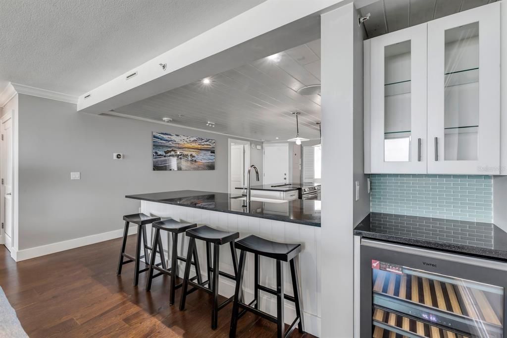 Active With Contract: $1,100,000 (2 beds, 2 baths, 1489 Square Feet)