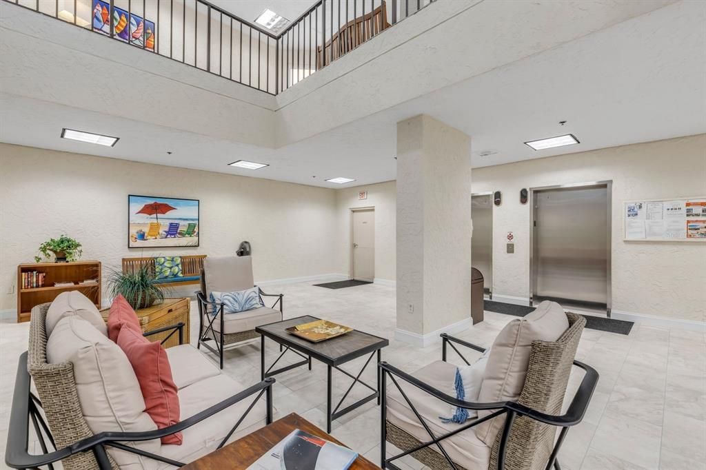 Active With Contract: $1,100,000 (2 beds, 2 baths, 1489 Square Feet)