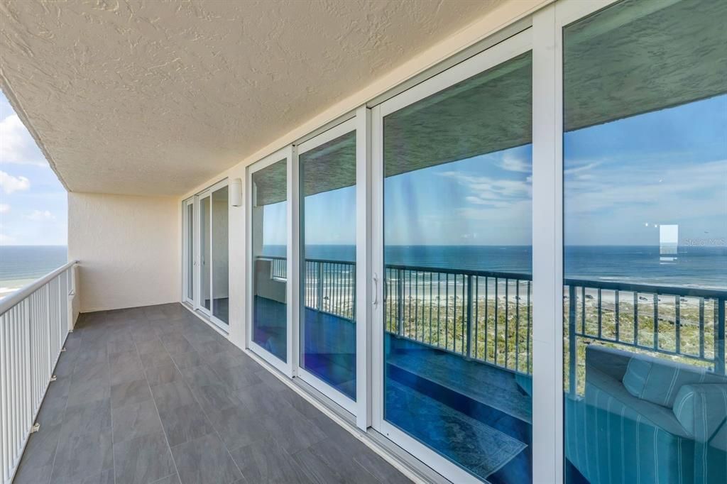 Active With Contract: $1,100,000 (2 beds, 2 baths, 1489 Square Feet)