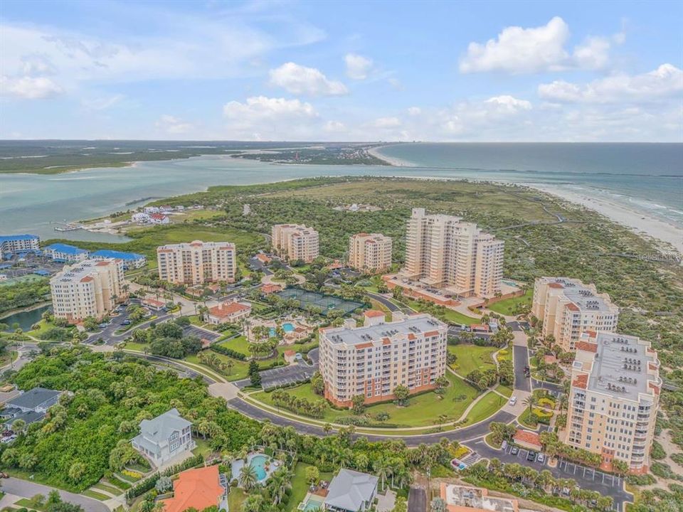 Active With Contract: $1,100,000 (2 beds, 2 baths, 1489 Square Feet)