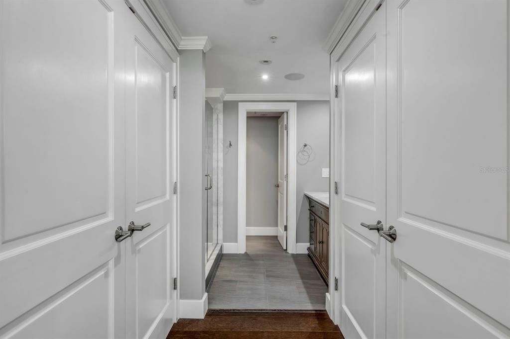 Active With Contract: $1,100,000 (2 beds, 2 baths, 1489 Square Feet)