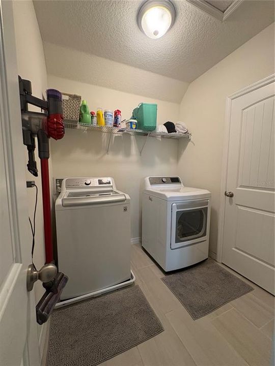 En Renta: $3,550 (4 camas, 3 baños, 2472 Pies cuadrados)