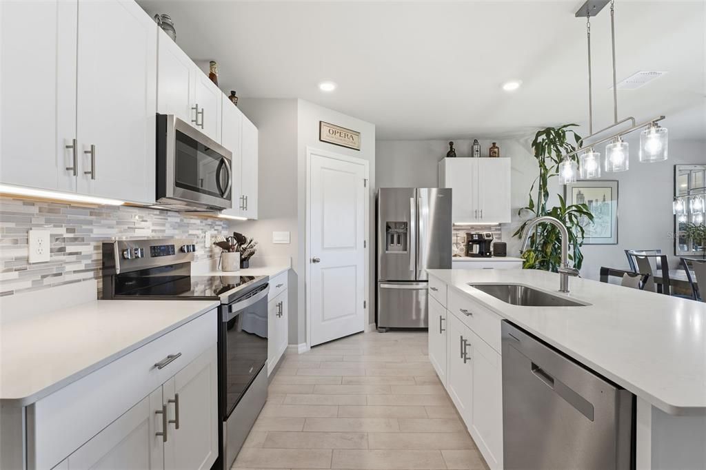 Active With Contract: $300,000 (4 beds, 2 baths, 1822 Square Feet)