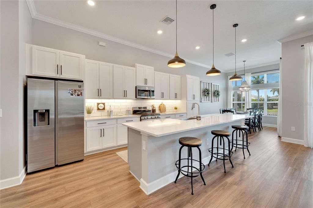 For Sale: $875,000 (4 beds, 3 baths, 3000 Square Feet)