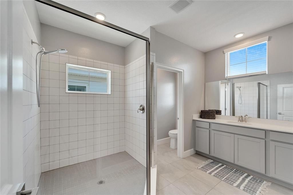 For Sale: $875,000 (4 beds, 3 baths, 3000 Square Feet)