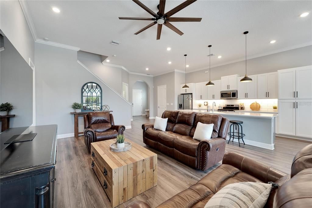 For Sale: $875,000 (4 beds, 3 baths, 3000 Square Feet)