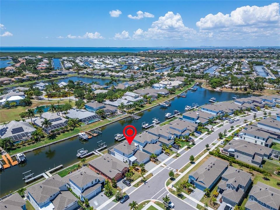 For Sale: $875,000 (4 beds, 3 baths, 3000 Square Feet)