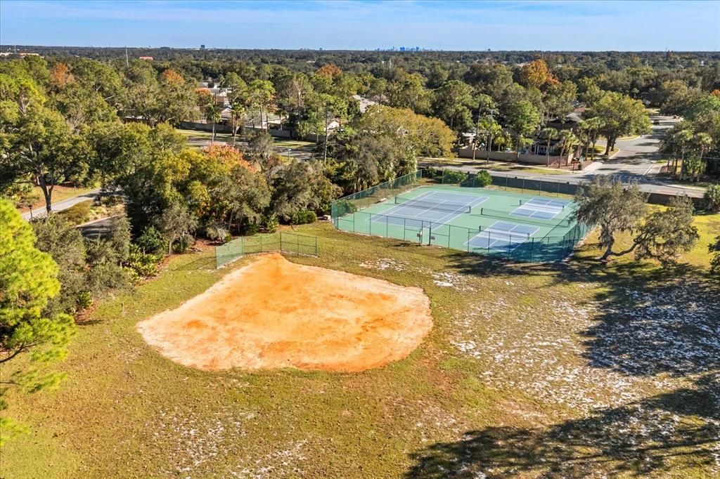 待售: $578,000 (4 贝兹, 2 浴室, 2268 平方英尺)