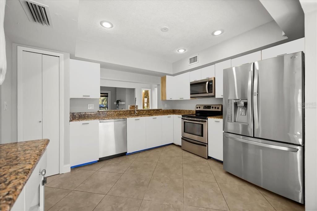 待售: $578,000 (4 贝兹, 2 浴室, 2268 平方英尺)