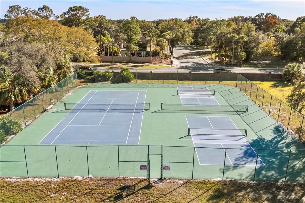 待售: $578,000 (4 贝兹, 2 浴室, 2268 平方英尺)