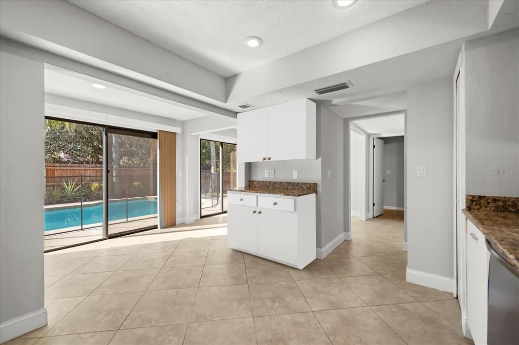 待售: $578,000 (4 贝兹, 2 浴室, 2268 平方英尺)