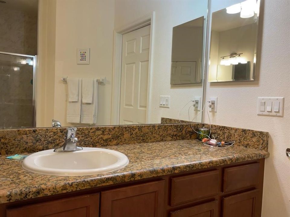 For Rent: $3,500 (5 beds, 3 baths, 2351 Square Feet)