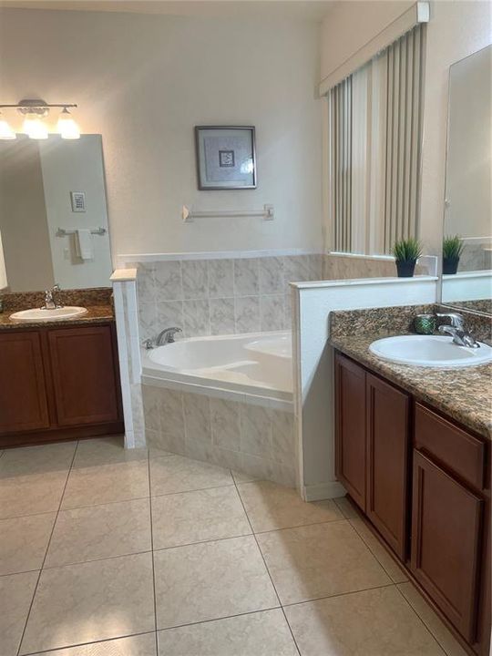 For Rent: $3,500 (5 beds, 3 baths, 2351 Square Feet)