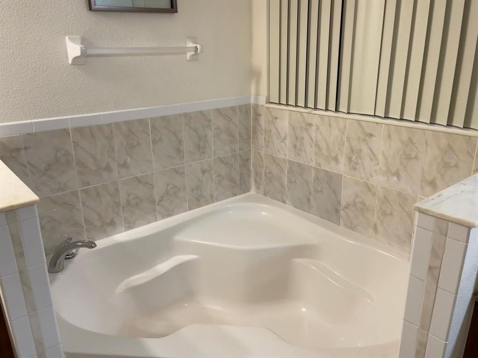 For Rent: $3,500 (5 beds, 3 baths, 2351 Square Feet)