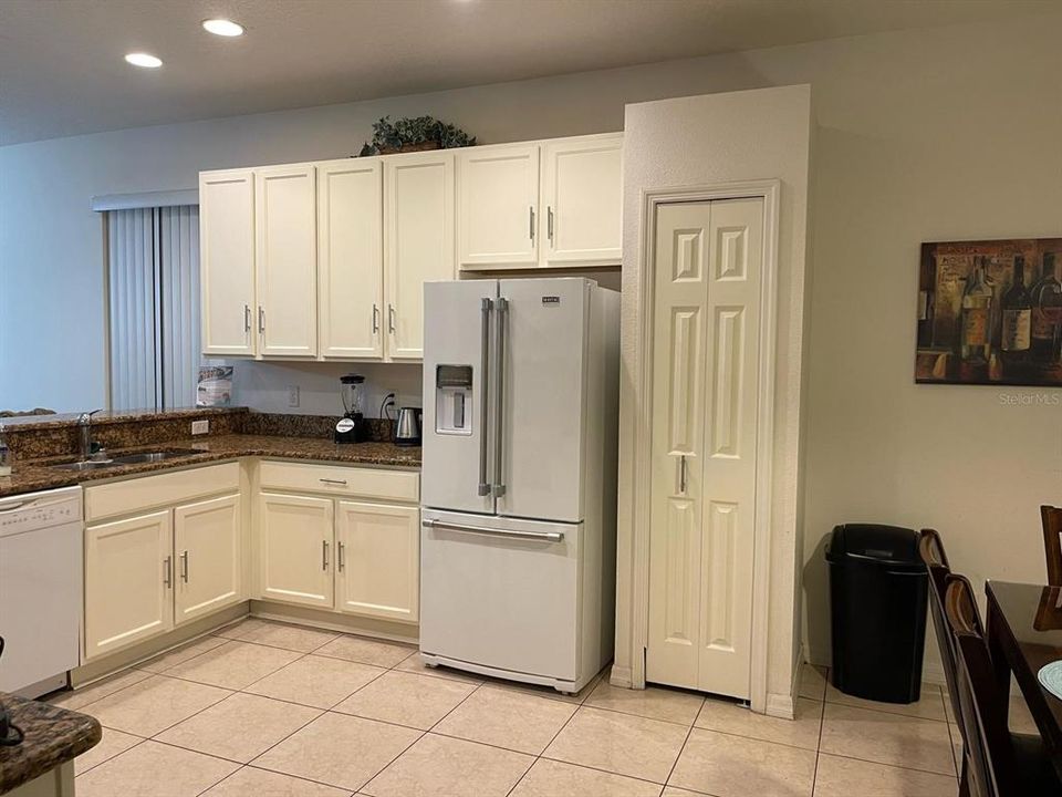 For Rent: $3,500 (5 beds, 3 baths, 2351 Square Feet)