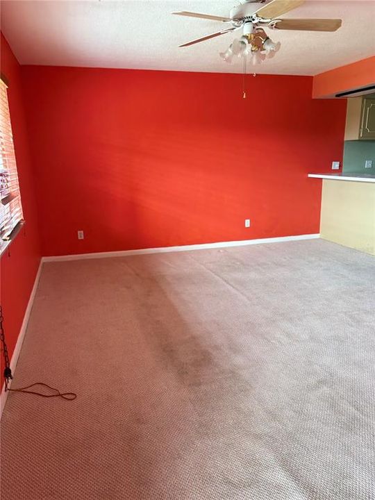 出租: $900 (1 贝兹, 1 浴室, 588 平方英尺)