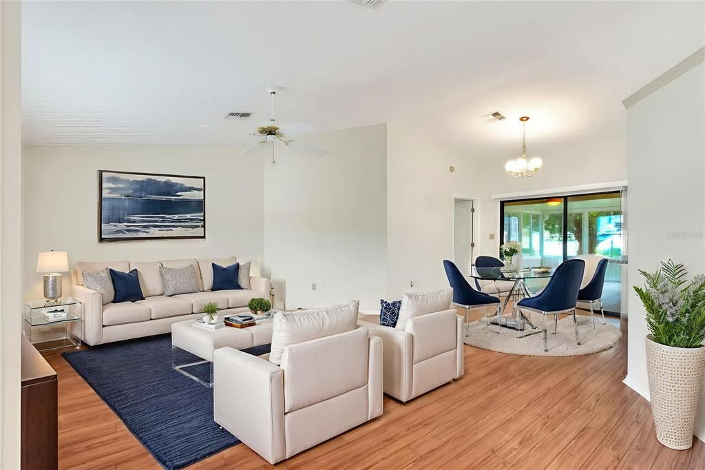 Под контрактом: $273,500 (2 спален, 2 ванн, 1348 Квадратных фут)